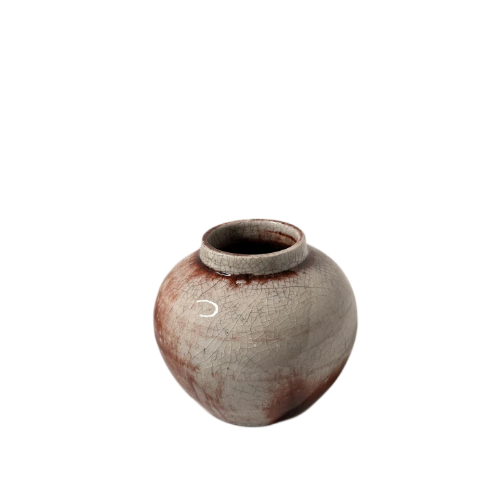 Ceramiczna, ręcznie dekorowana waza w odcieniach czerwieni i kremu ze stylową teksturą spękań