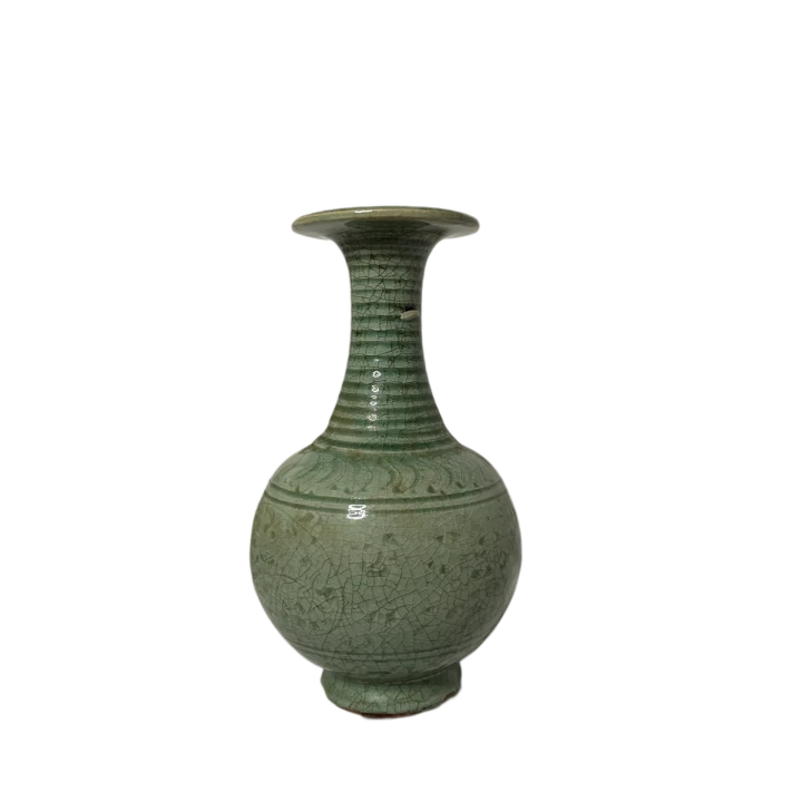 Kolekcjonerski zielony wazon ceramiczny w stylu celadon z efektem crackle i ozdobnie żłobioną szyjką