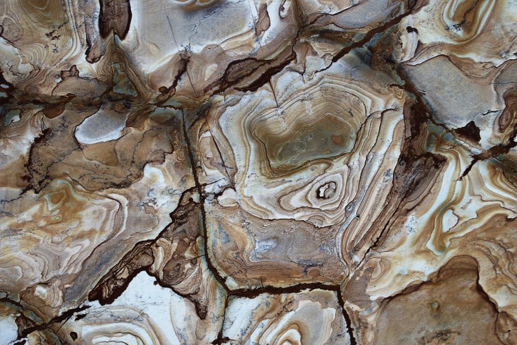 modu_large_beige_stone_polska_sztuka_bonega.jpg