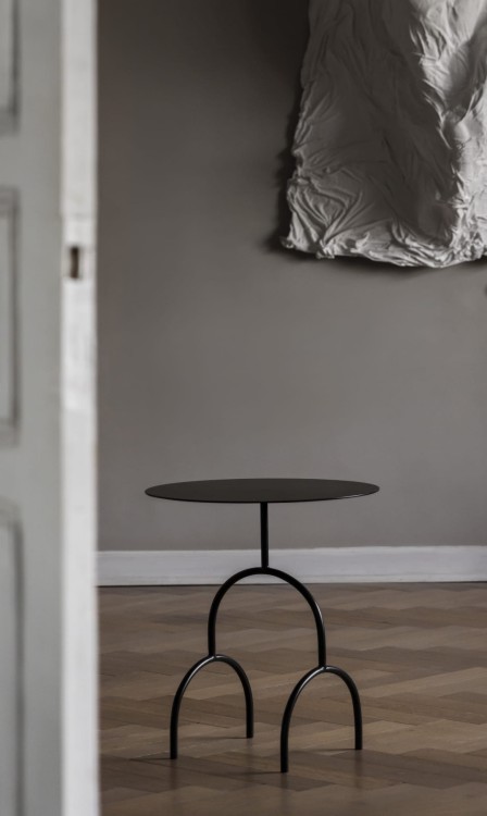 bow_table_black_polska_sztuka_bonega.jpg